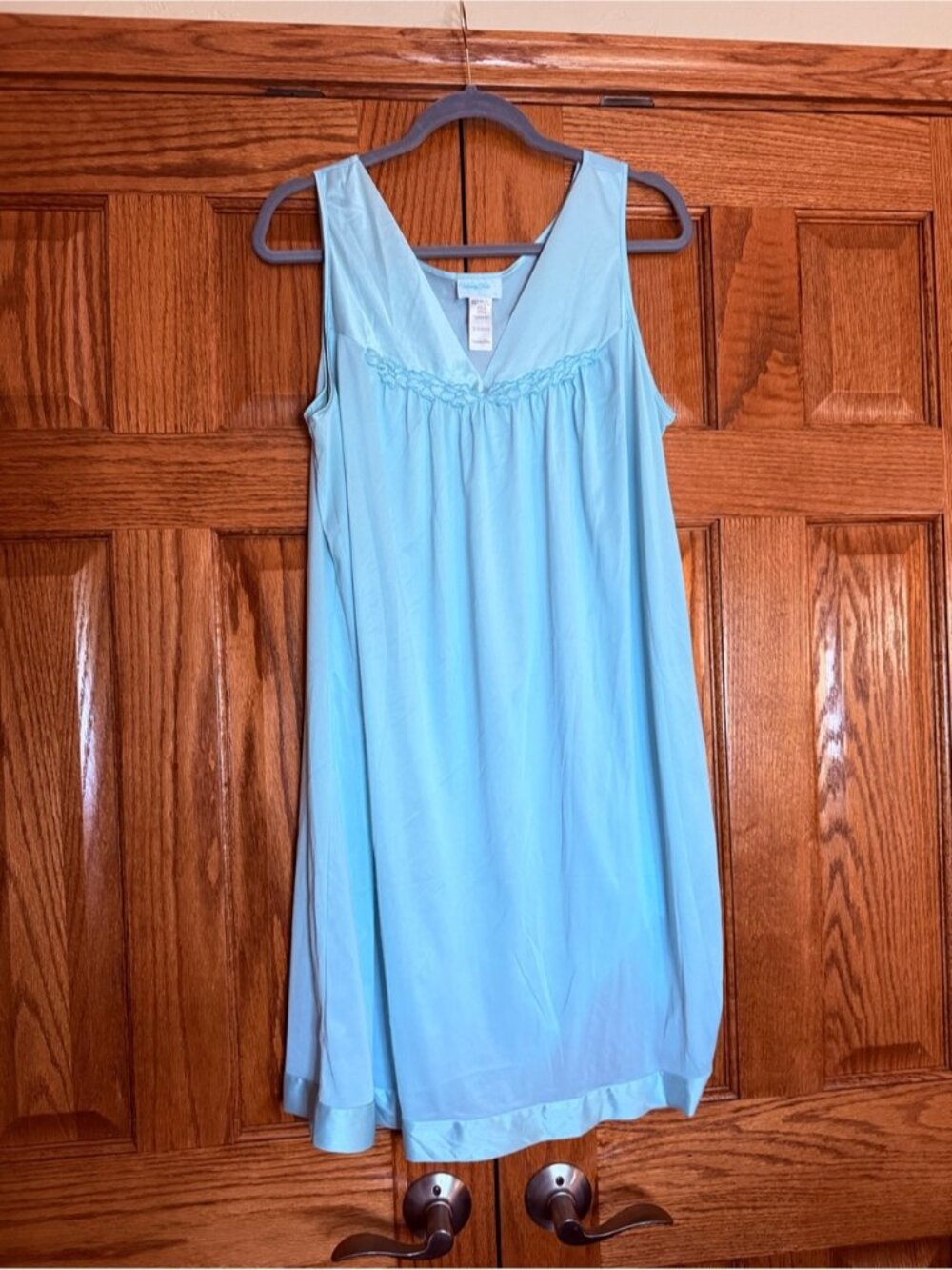 Vanity Fair V-Neck Gown Sleeveless